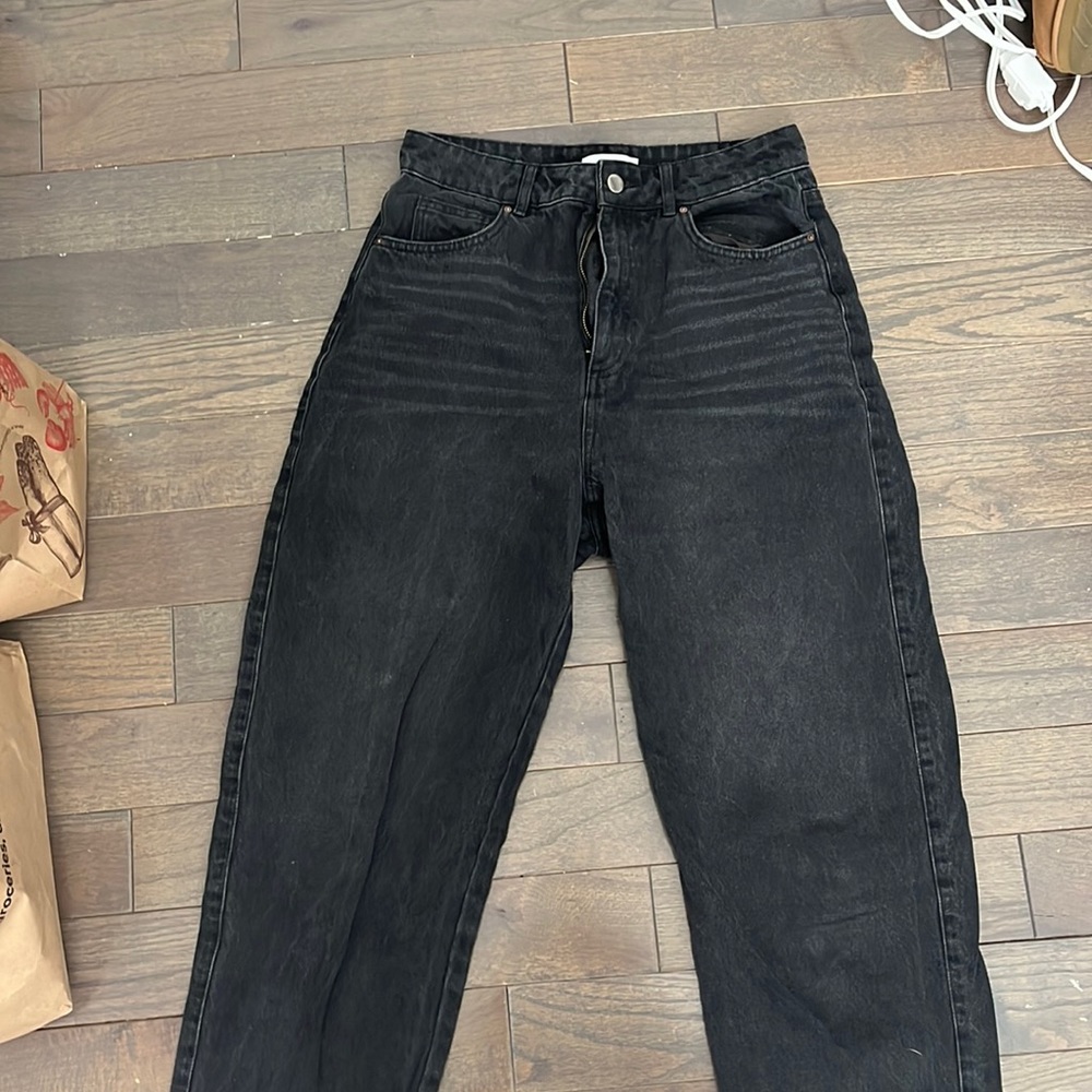 H&M Straight leg black denim pants. Size 6